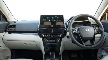 Mahindra XUV 3xo EV Dashboard