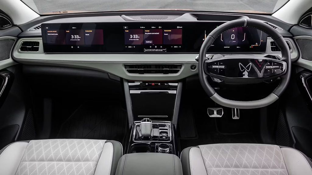 mahindra xev 9s Dashboard.jpg